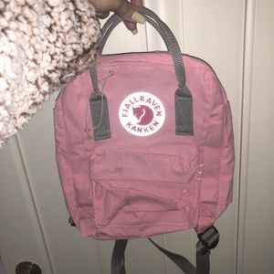 SOLD FJALLRAVEN KANKEN mini backpack 💕